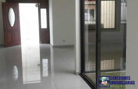 Casa en Colonia Utila Santa Tecla