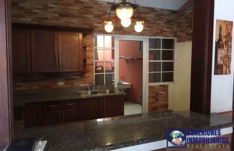 Casa en Cumbres de Cuscatlán