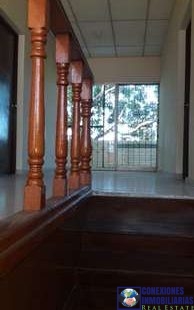 SE VENDE CASA EN LOMAS DE SAN FRANCISCO CALLE 1  $335.000 NEG.