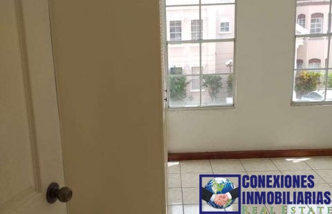 SE ALQUILA LINDO APARTAMENTO EN ESCALON $700.00