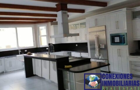 EN VENTA RESIDENCIA EN CUMBRES DE CUSCATLAN