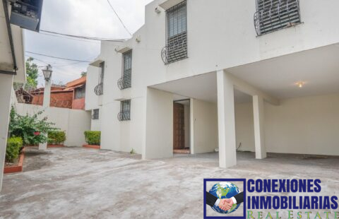 SE VENDE CASA EN COLONIA ESCALÓN